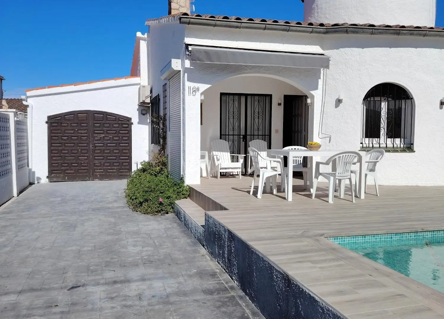 Holiday home Jolie Maison Avec Piscine Privee Empuriabrava Spain